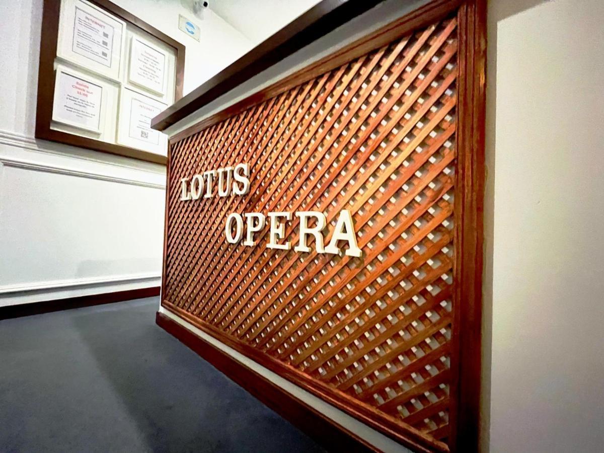马德里 Lotus Opera House酒店 外观 照片